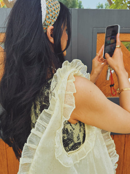 Peekaboo cool girl bag